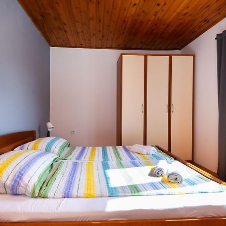 Apartments Anica F لوبار المظهر الخارجي الصورة