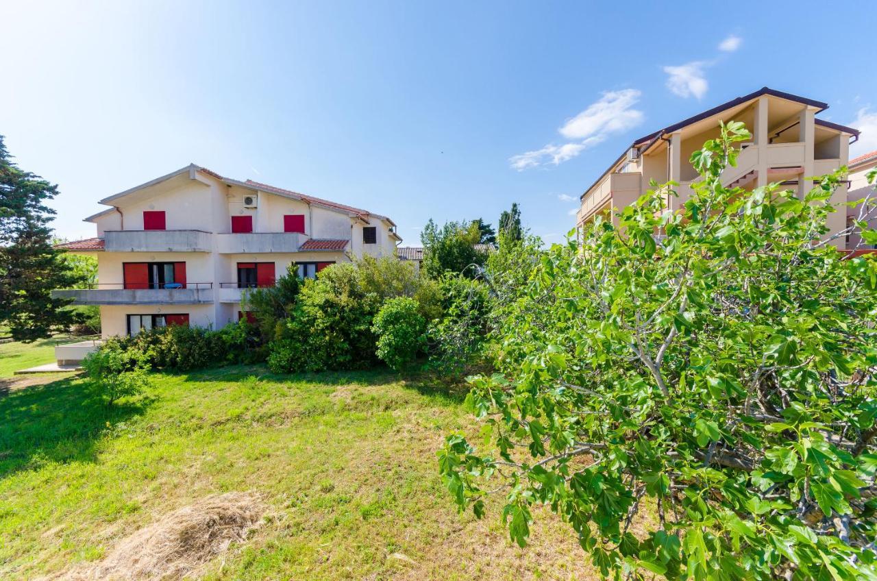 Apartments Anica F لوبار المظهر الخارجي الصورة