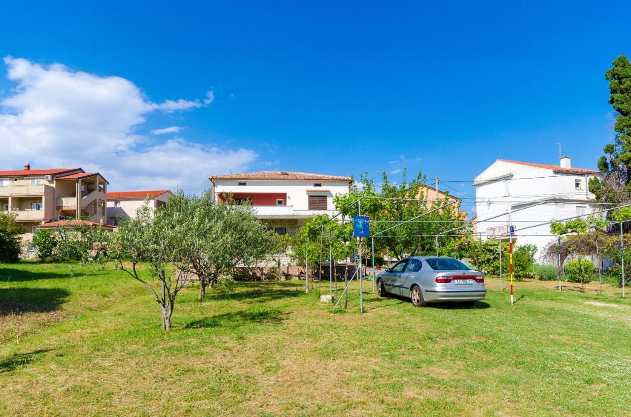 Apartments Anica F لوبار المظهر الخارجي الصورة