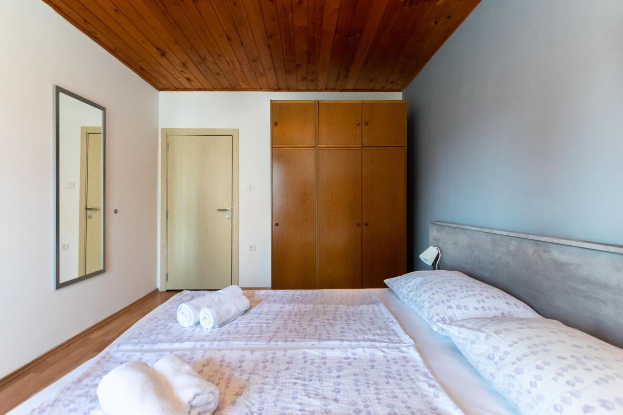 Apartments Anica F لوبار المظهر الخارجي الصورة