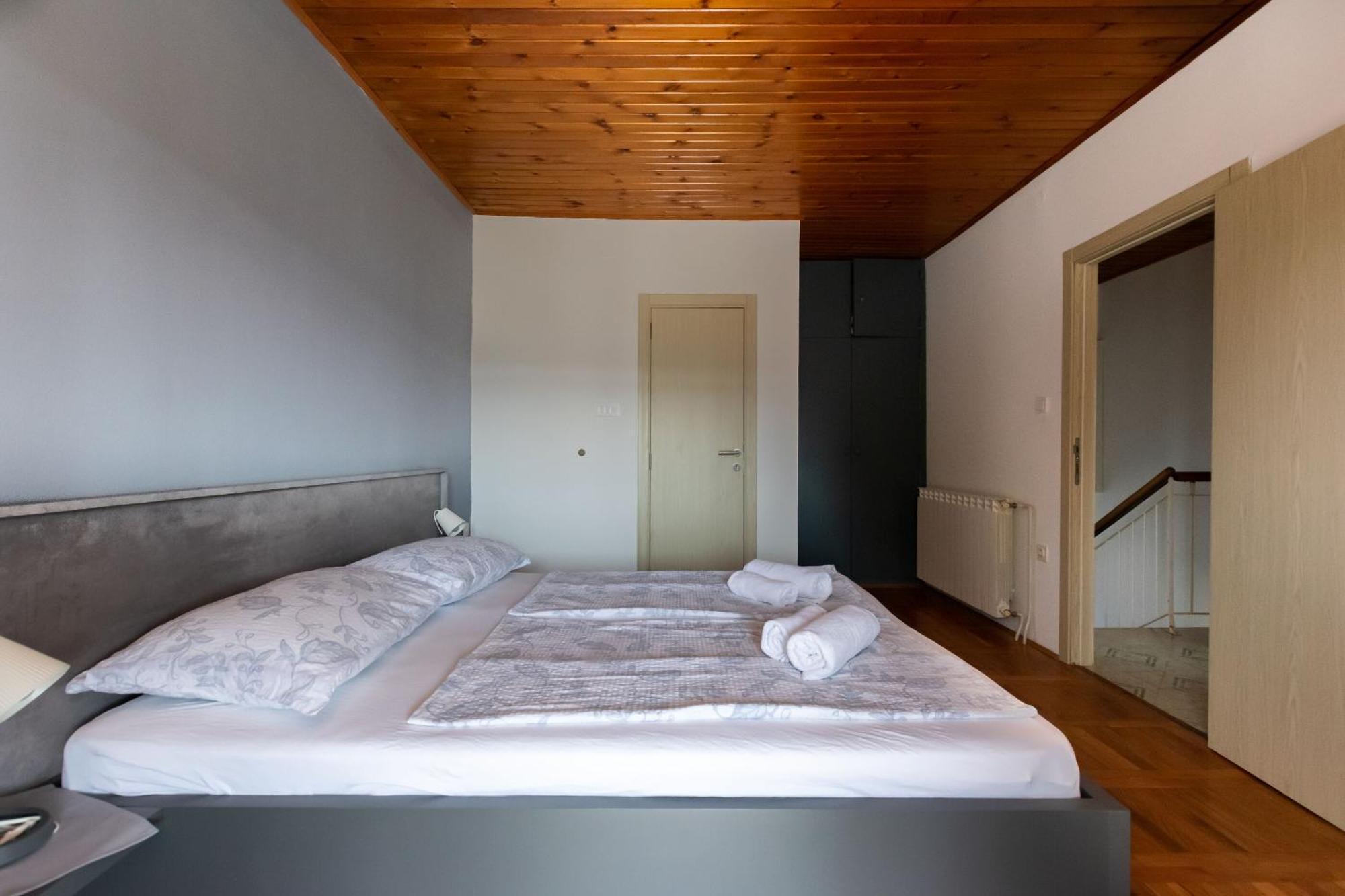 Apartments Anica F لوبار المظهر الخارجي الصورة